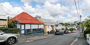 Residents of Spring Hill live among the ridgelines of Gregory Terrace,St Paul’s Terrace,Wickham Terrace and Leichhardt Street.