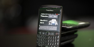 BlackBerry,smartphone pioneer,finally hangs up on its classic devices