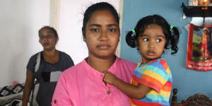 Warnakulasuriya Iresha Dulanjal Fernando,wife of the detained skipper,and their daughter Leeza.