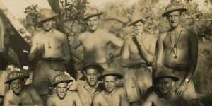 Reg Chard (bottom row,second from right) with his fellow troops.