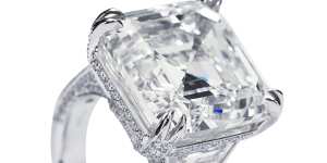 The diamond ring being auctioned with an estimated price range between $990,000 and $1.2 million.