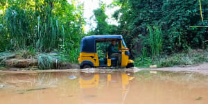 Australian man’s seven-year tuk-tuk journey from Argentina to Alaska