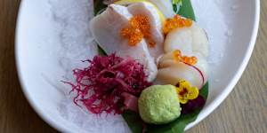 The mixed sashimi at Robata.