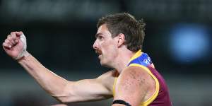 If Bombers fans hurl a few choice words over the fence,Joe Daniher,won’t be fazed,says his coach. 