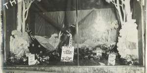 Forget the Christmas windows! It’s a War Savings Week display at Grace Bros in Sydney,October 1917. 