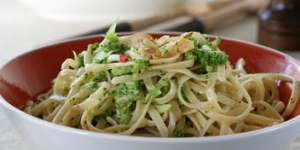 Dinner in 15 minutes ... broccoli and chilli linguine.