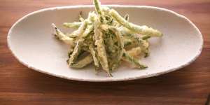 Go-to bar snack:Salt-and-vinegar green beans in tempura batter.