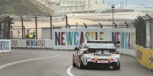 Whincup claims Supercars season-ending Newcastle 500 from pole