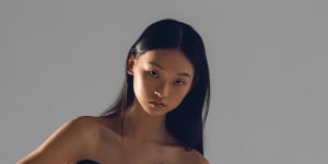 Model Mandy Wang wears Joteo.