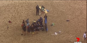 Man dies after being pulled unconscious from water in Cronulla