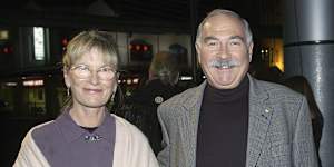 Szeps and wife Mary Ann Severne in 2004.