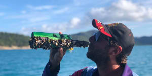 Queensland couple find Chinese sailor who wrote love letter in a bottle