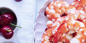 Serve the prawns on a platter for guests to help themselves to.