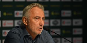 Be bold and brave,but be yourselves:Bert's message to Socceroos