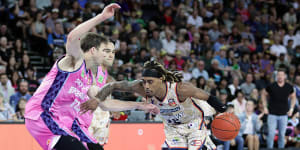 Taipans nab crucial NBL win over Breakers