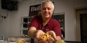 Michael Pepper from Bullion Now with some of his gold products.