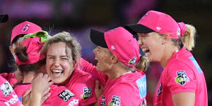 Perry inspires Sydney Sixers to big win in WBBL season opener