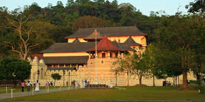 Temple of the Sacred Tooth Relic.