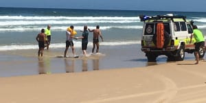 Men swim to shore after plane crashes into sea off Fraser Island