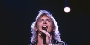 John Farnham singing Chain Reaction during a concert in 1990.