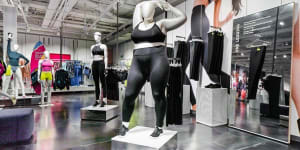 Nike's"obese"mannequins.
