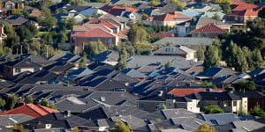 House values set to fall up to 11 per cent in some Australian suburbs in 2019