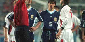 David Beckham saw red against Argentina at the same stage of the 1998 men’s World Cup.