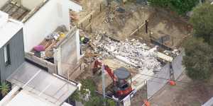 Man seriously injured in wall collapse on Bondi construction site