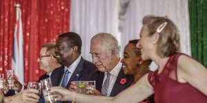 A toast at the state banquet:King Charles between Kenyan President William Ruto and his wife,first lady Rachel Ruto.