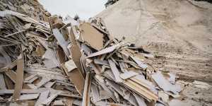 The company also processes building waste in the form of gypsum board from new homes,but does not accept demolition waste even though it is licensed to do so. 