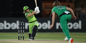 Tammy Beaumont of the Thunder bats during the 2020 Women’s Big Bash League final.