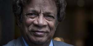 Kamahl to fight charge of intimidating woman on mental health grounds