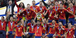 Spain strike late to beat England and win Euro 2024