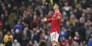 City inflict more pain on United,Solskjaer;Chelsea held