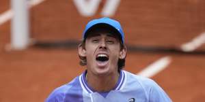 As it happened:Oui did it! De Minaur beats world No.5 Medvedev to become first Australian man in Roland-Garros quarter-finals for 20 years