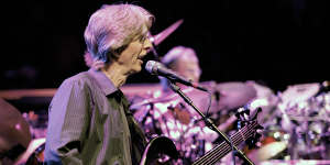 Phil Lesh,founding member of Grateful Dead and influential bassist,dies at 84