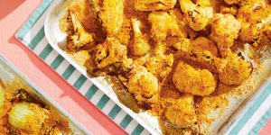 Spicy ‘fried’ cauliflower is your new easy vegan snack made for crunching,dipping and smooshing