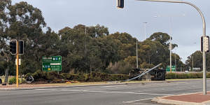 Perth traffic:Crash causes Great Eastern Highway closure during peak hour