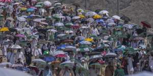 At least 550 people die from extreme heat during Muslim pilgrimage