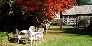 Jellore Cottage,Berrima review:Slab walls,settler style