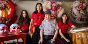 Julie Chen with her father You Ching Chen,87,her daughters Maya,16 and Kayla,14.