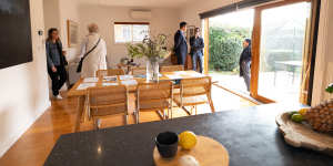 The auction at 38 Higinbotham Street,Coburg,attracted 12 bidders. 