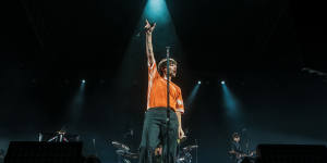 There was minimal engagement and conversation between songs as Louis Tomlinson relied heavily on fan-driven impetus to sing along to drum up ambience.