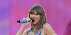 Taylor Swift’s label,Universal,is the target of a takeover offer.