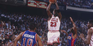 Old feud burns,as Thomas calls Jordan fourth-best player he faced