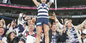 Joel Selwood with the 2022 premiership cup.