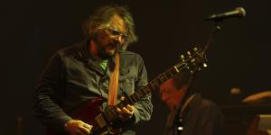 Jeff Tweedy’s vocals were simultaneously relaxed,aching,cutting and vibrant.