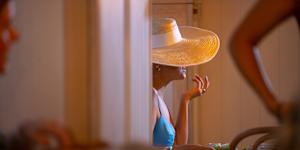 Lunch with Fashion Critical,who takes her anonymity seriously. 
