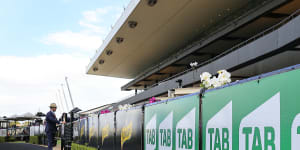 Apollo has made a $4 billion bid for Tabcorp’s wagering,media and pokies assets. 