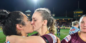 Vanessa Foliaki and Karina Brown kiss after Origin in 2018.